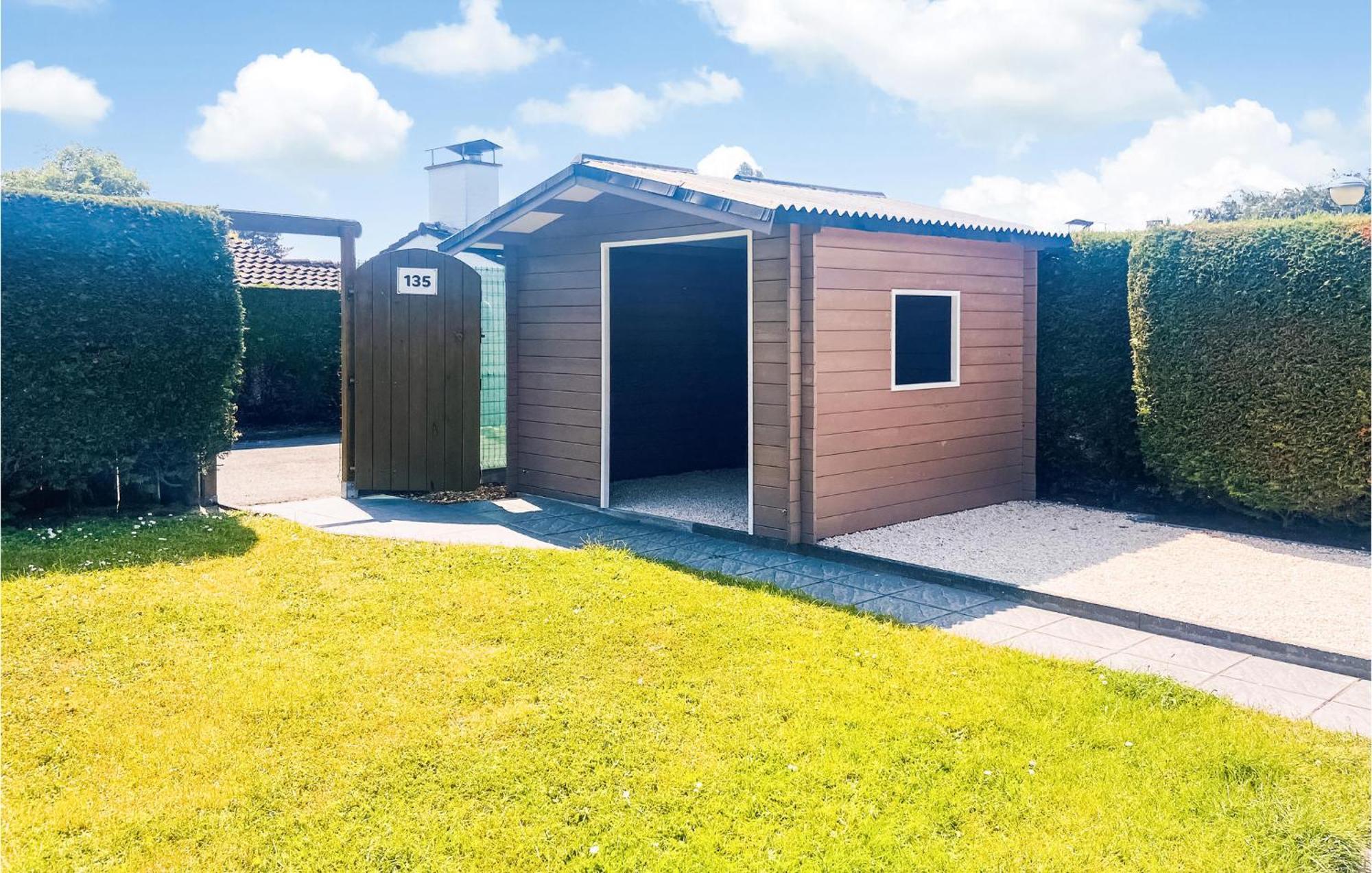 3 Bedroom Awesome Home In オーストダインケルケ エクステリア 写真